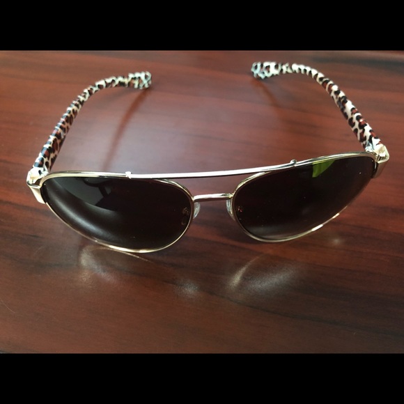 Foster Grant Cougar Sunnies - Picture 3 of 8